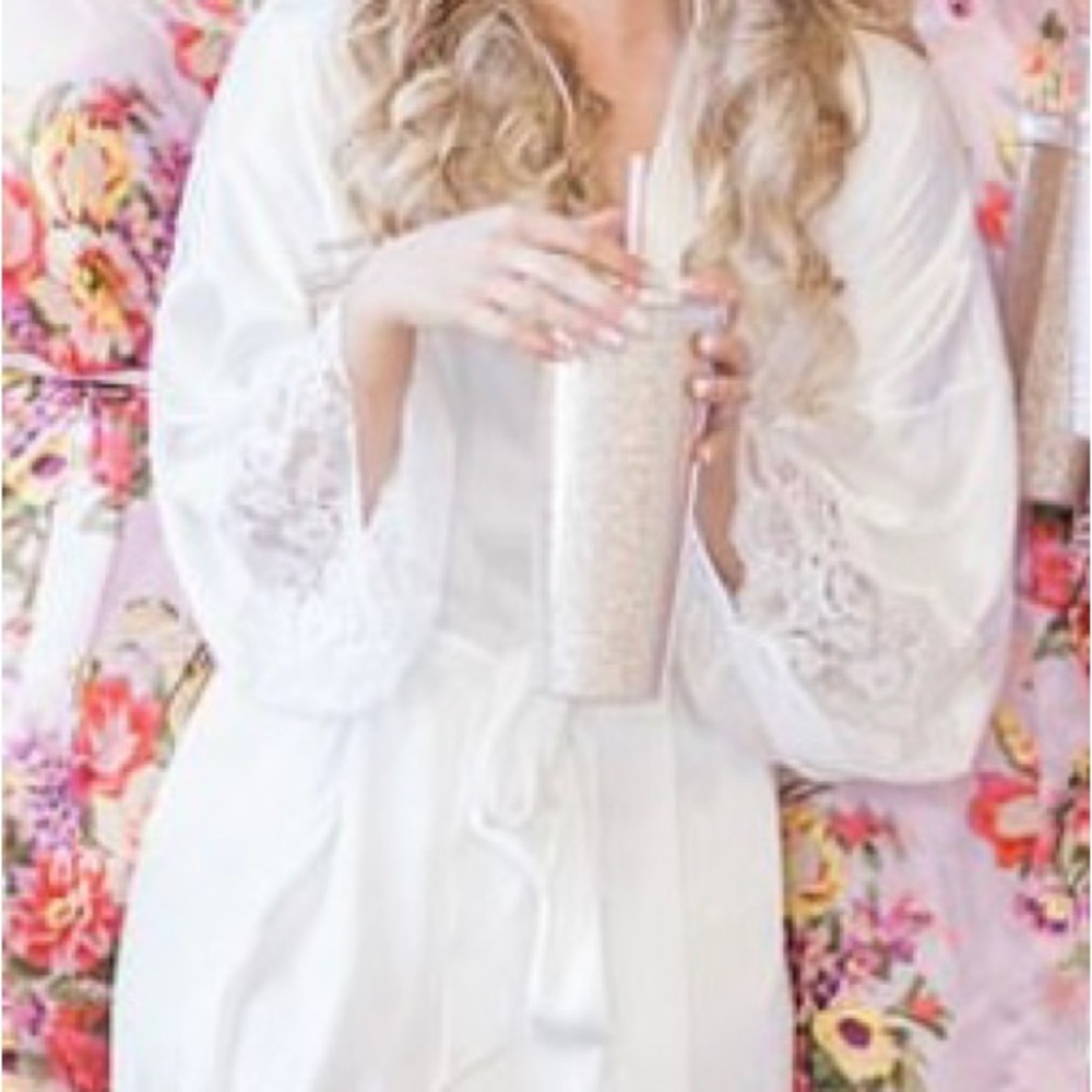 Bride Robe - Picture 2 of 7